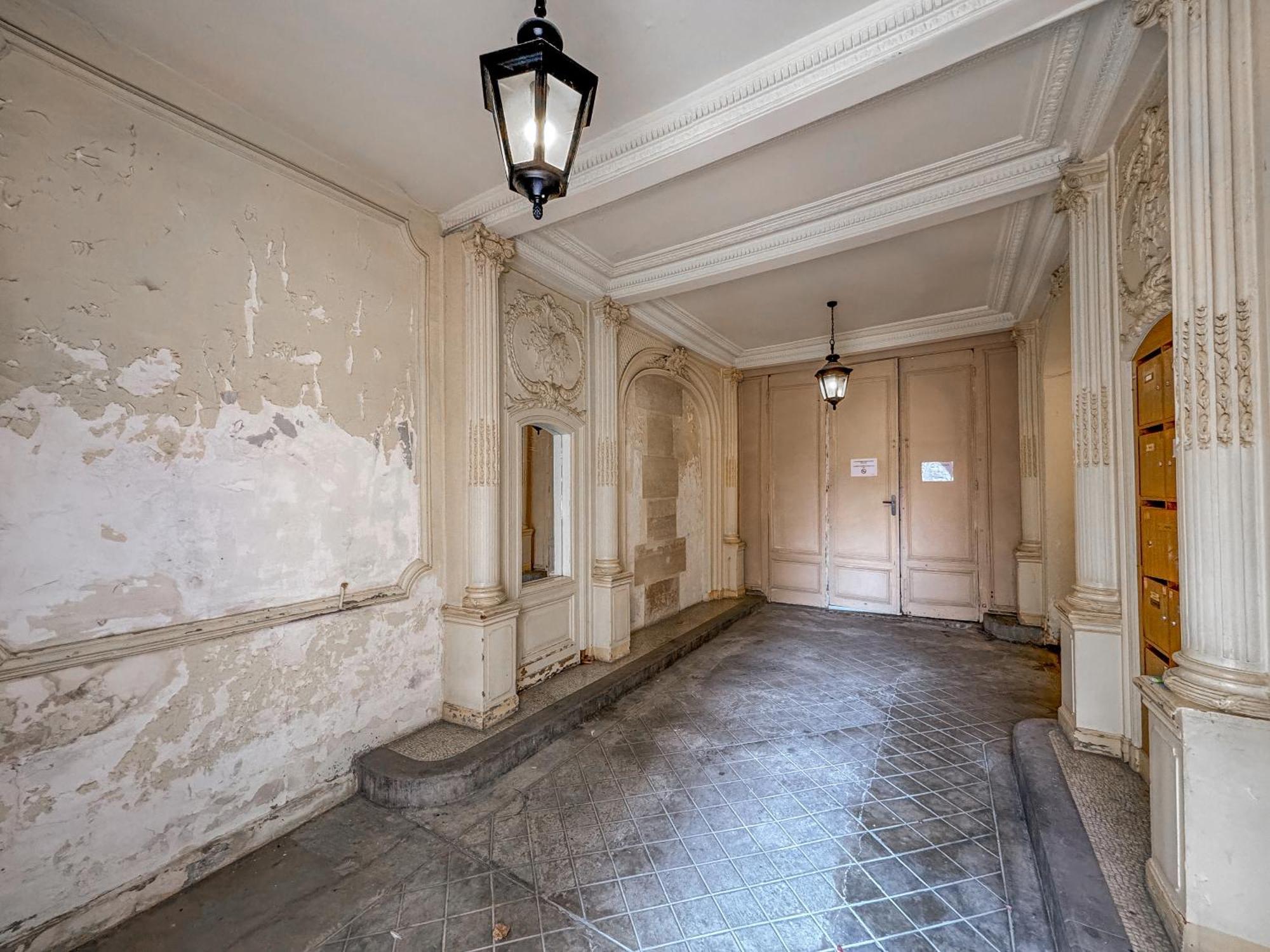 Parisian L Marais Apartment Paris