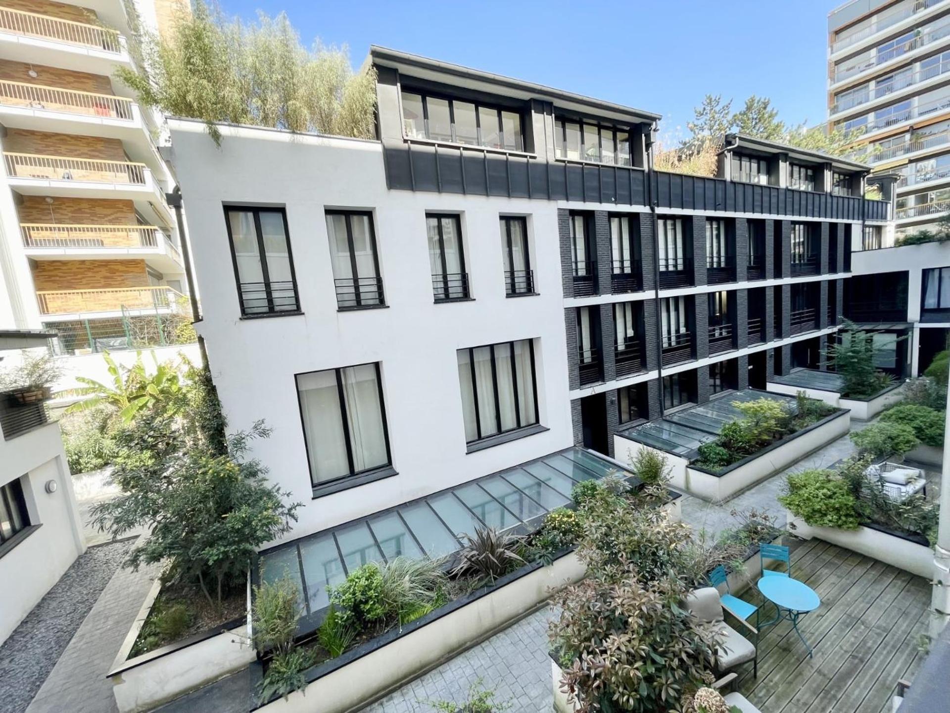 Apartment Parisian L Marais